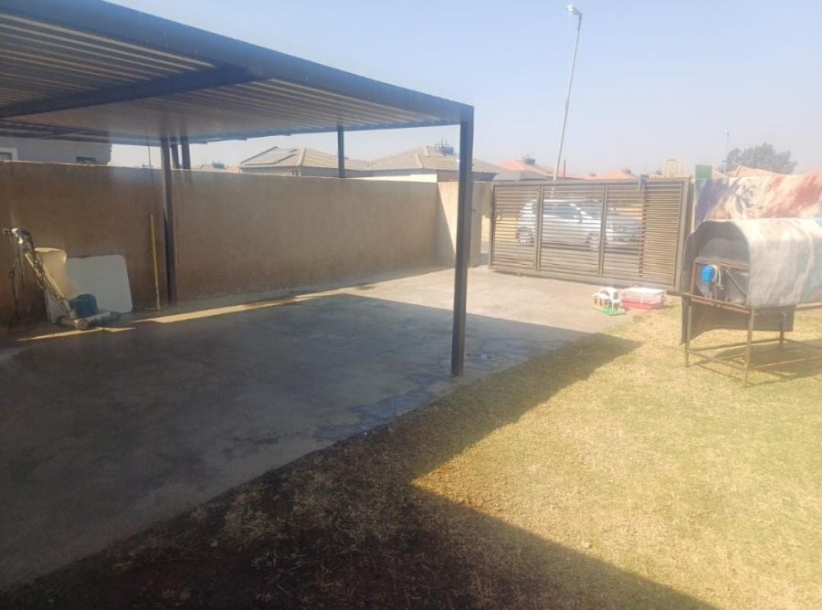 3 Bedroom Property for Sale in Klippoortje Gauteng