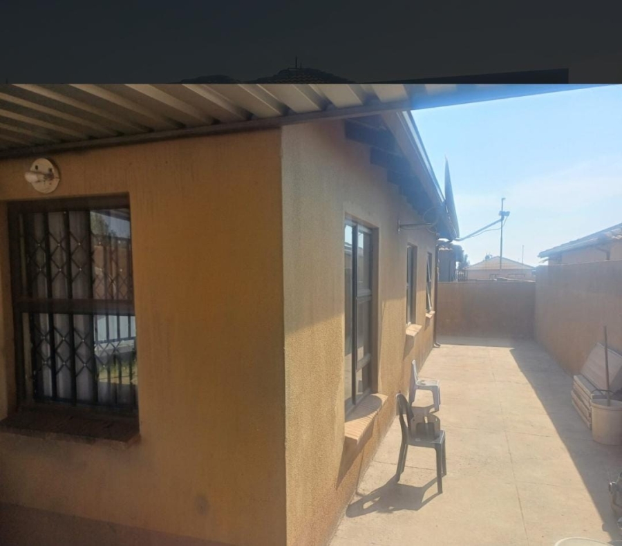 3 Bedroom Property for Sale in Klippoortje Gauteng