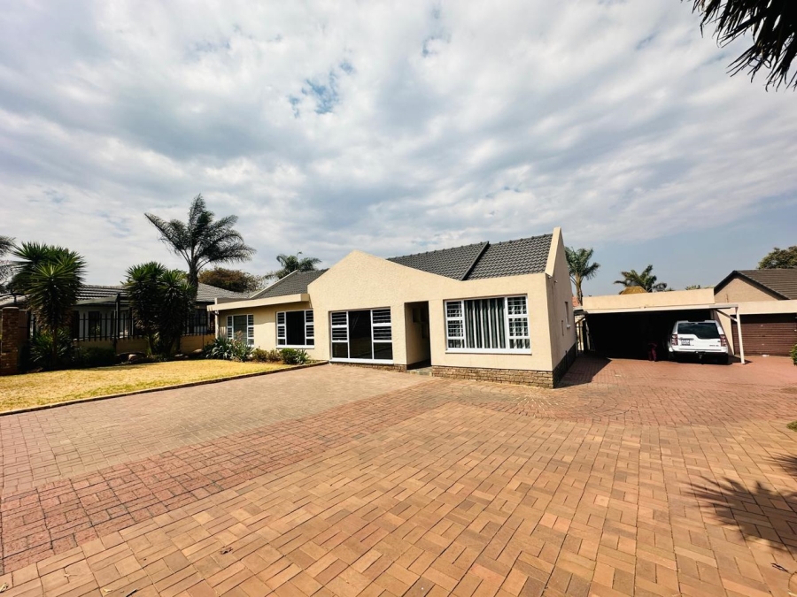 3 Bedroom Property for Sale in Verwoerdpark Gauteng