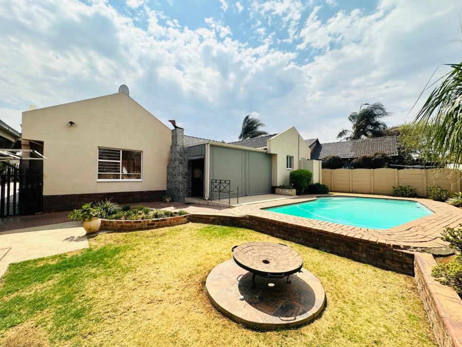 3 Bedroom Property for Sale in Verwoerdpark Gauteng