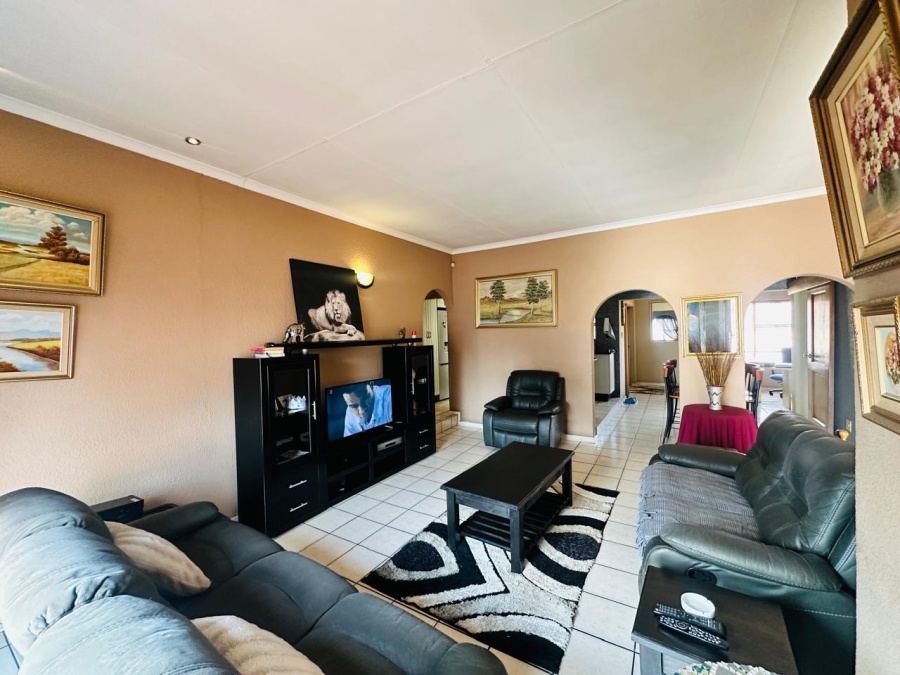 3 Bedroom Property for Sale in Verwoerdpark Gauteng