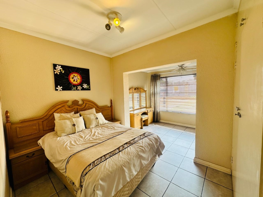 3 Bedroom Property for Sale in Verwoerdpark Gauteng