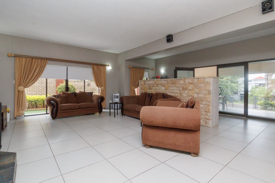 To Let 4 Bedroom Property for Rent in Featherbrooke Estate Gauteng