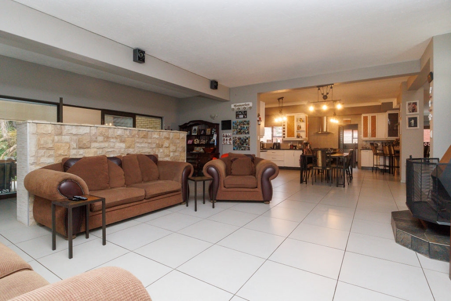 To Let 4 Bedroom Property for Rent in Featherbrooke Estate Gauteng