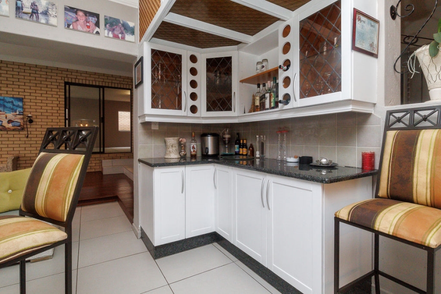 To Let 4 Bedroom Property for Rent in Featherbrooke Estate Gauteng