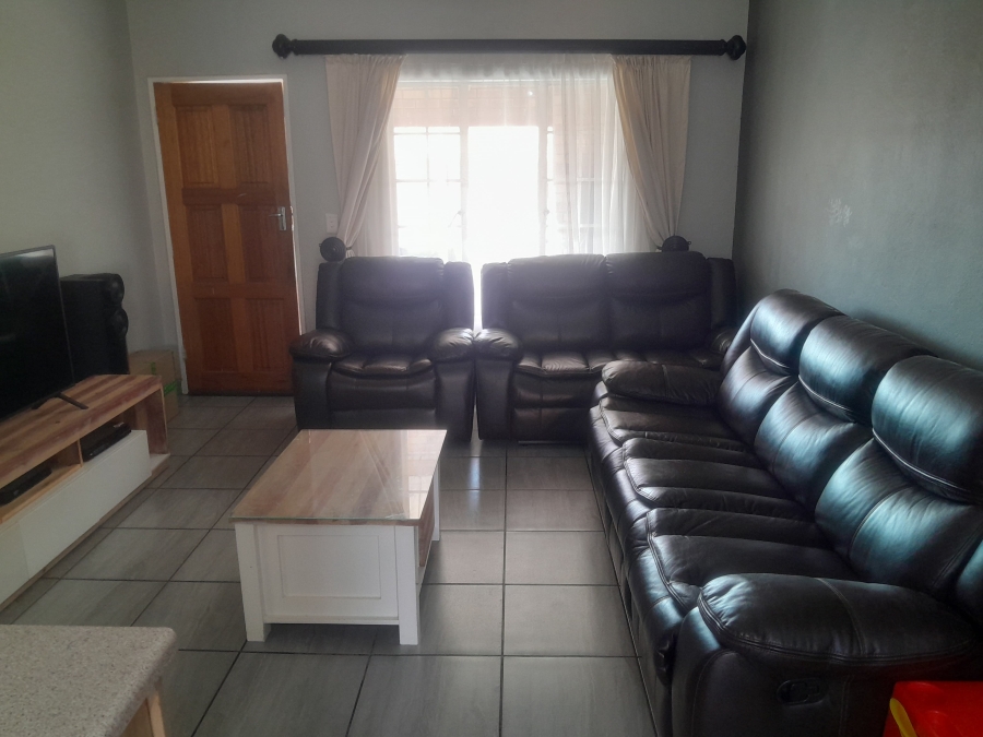 2 Bedroom Property for Sale in Erand Gardens Gauteng