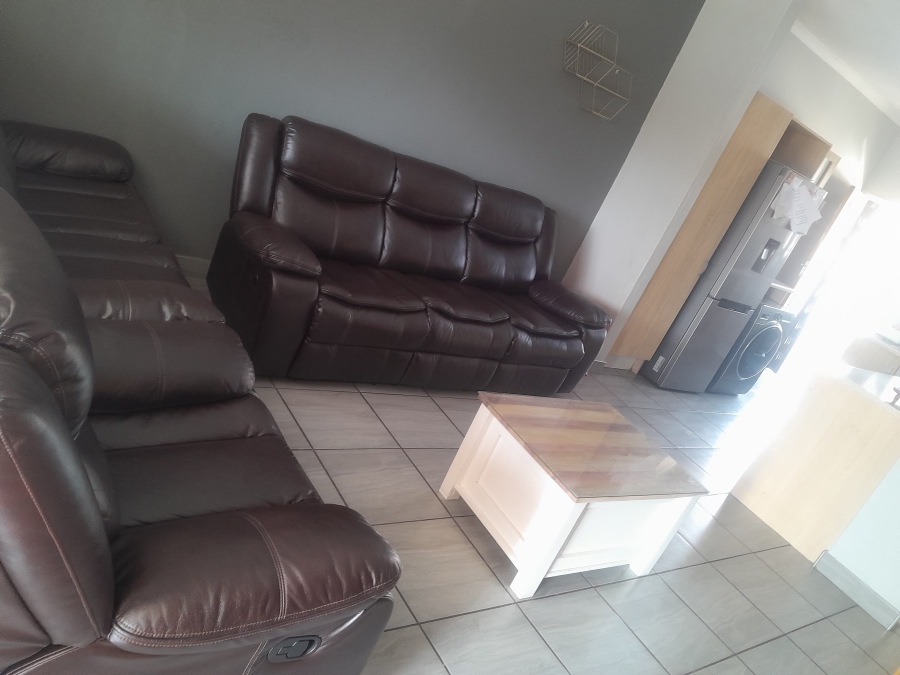 2 Bedroom Property for Sale in Erand Gardens Gauteng