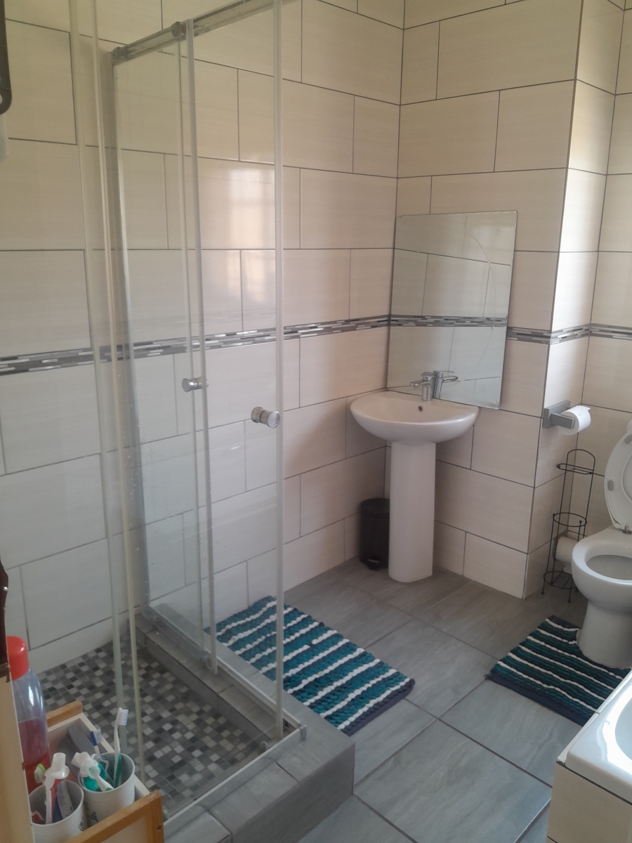 2 Bedroom Property for Sale in Erand Gardens Gauteng