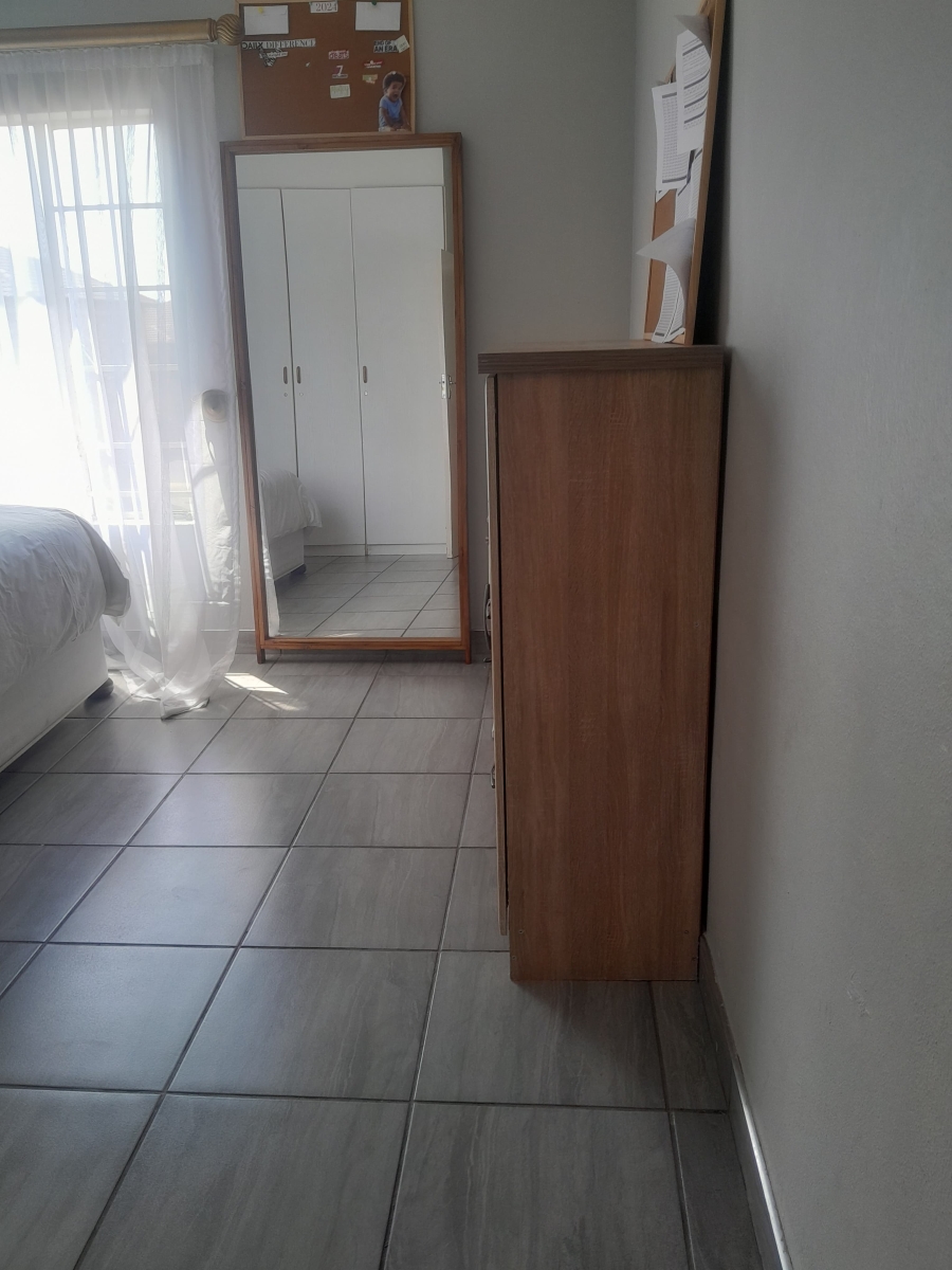 2 Bedroom Property for Sale in Erand Gardens Gauteng