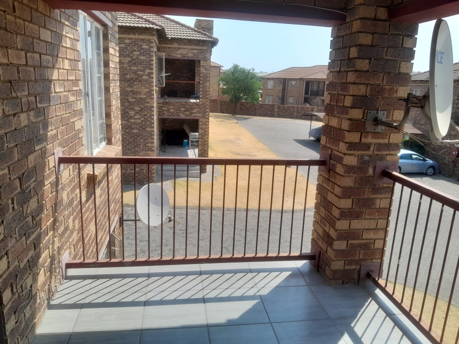 2 Bedroom Property for Sale in Erand Gardens Gauteng