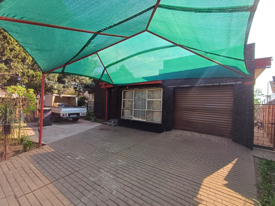 6 Bedroom Property for Sale in Dan Pienaarville Gauteng