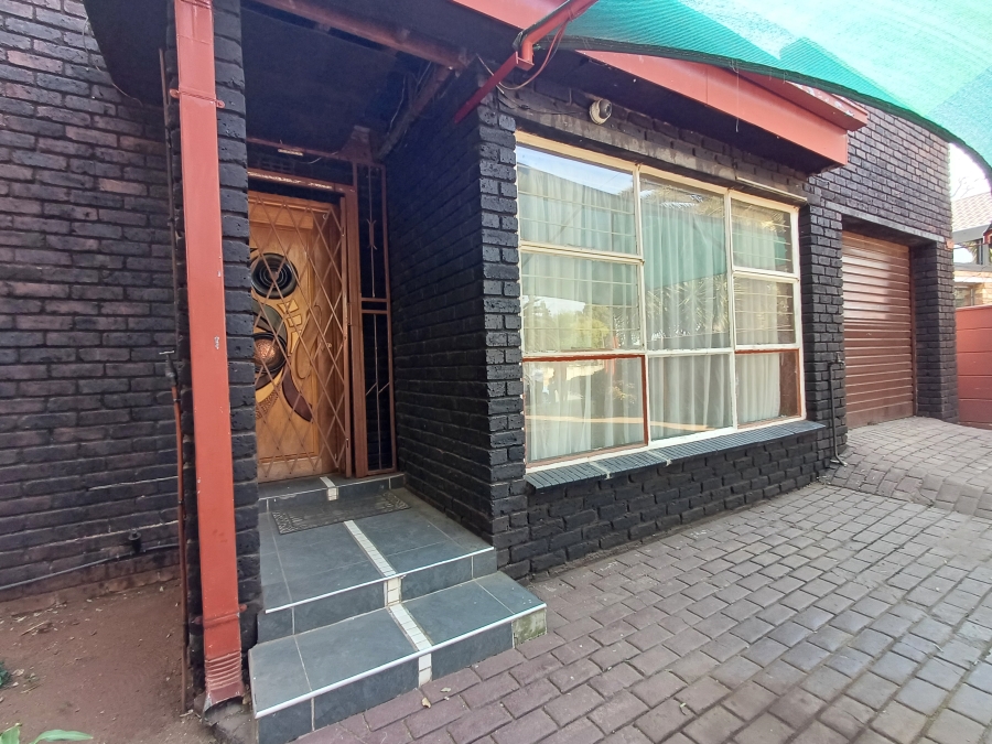 6 Bedroom Property for Sale in Dan Pienaarville Gauteng