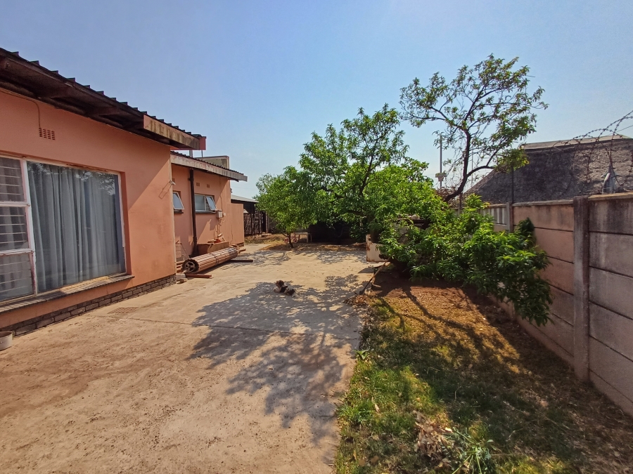 6 Bedroom Property for Sale in Dan Pienaarville Gauteng