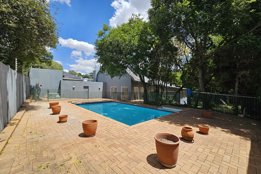 To Let 4 Bedroom Property for Rent in The Gardens Gauteng