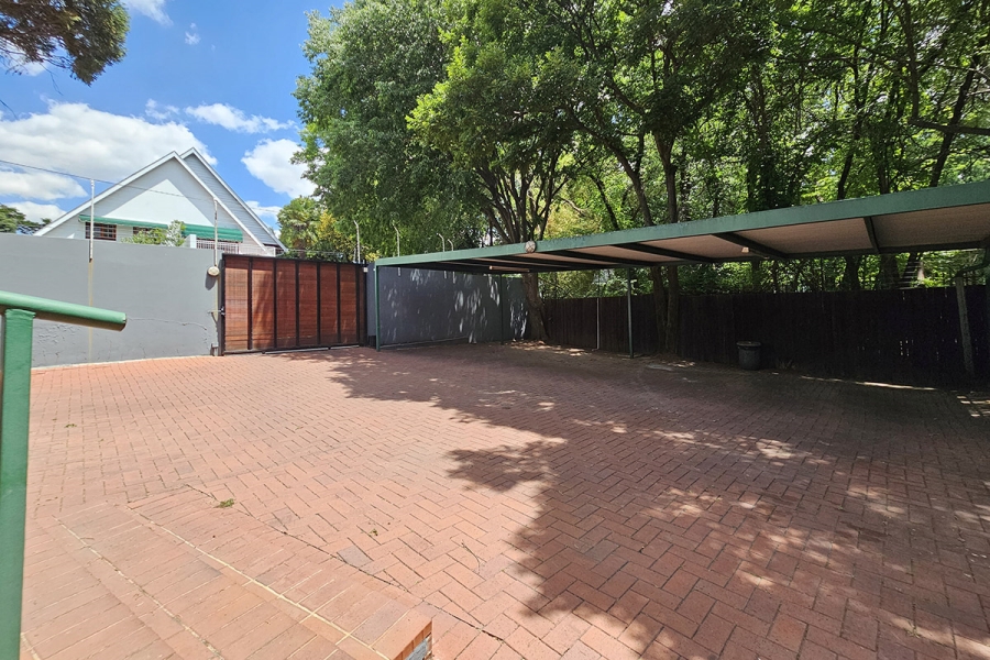 To Let 4 Bedroom Property for Rent in The Gardens Gauteng