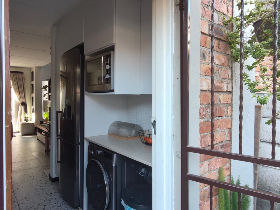 2 Bedroom Property for Sale in Olivedale Gauteng