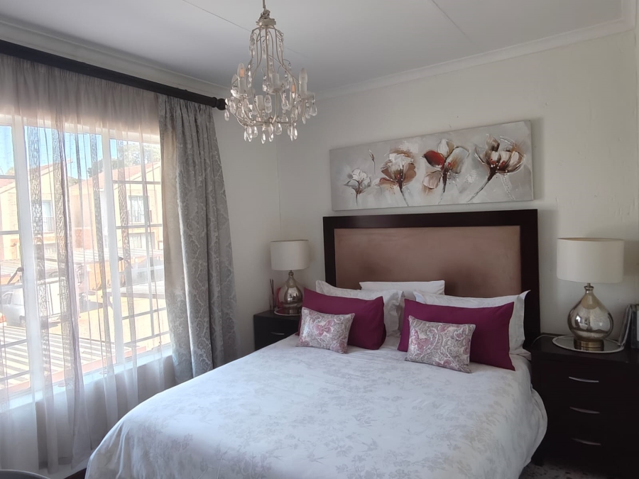 2 Bedroom Property for Sale in Olivedale Gauteng