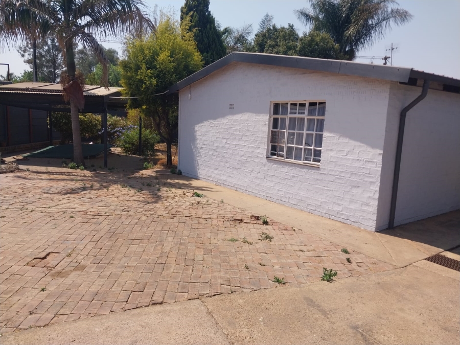 2 Bedroom Property for Sale in Danville Gauteng