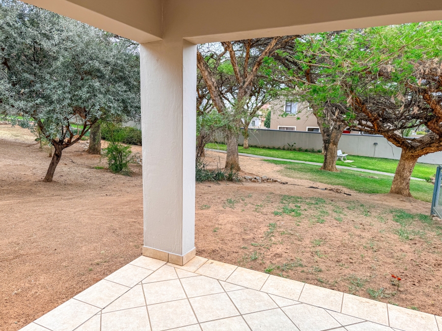 2 Bedroom Property for Sale in Leeuwenhof Estate Gauteng