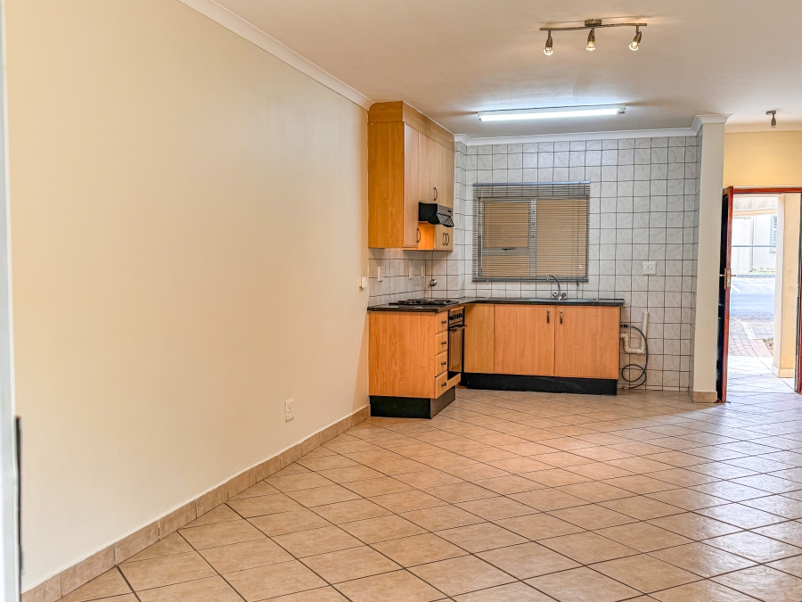 2 Bedroom Property for Sale in Leeuwenhof Estate Gauteng