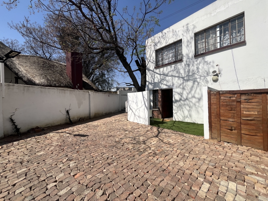 To Let 1 Bedroom Property for Rent in Buccleuch Gauteng