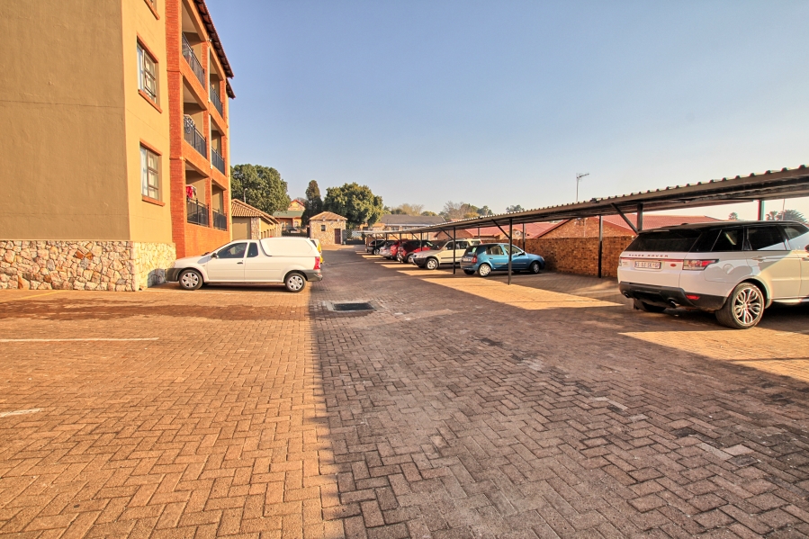 To Let 2 Bedroom Property for Rent in Wilro Park Gauteng