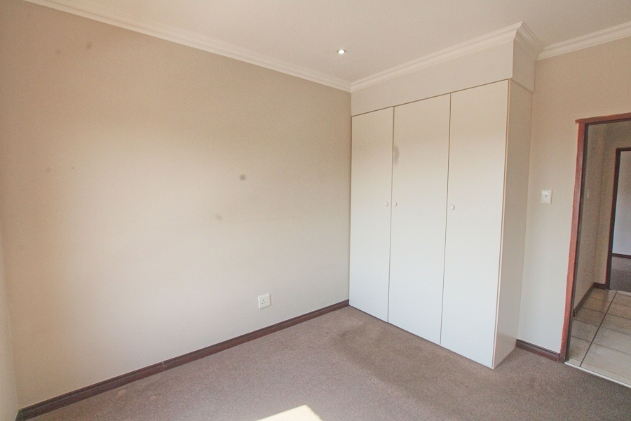 To Let 2 Bedroom Property for Rent in Wilro Park Gauteng