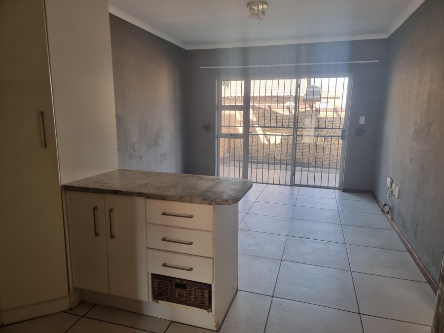 1 Bedroom Property for Sale in Honeydew Gauteng