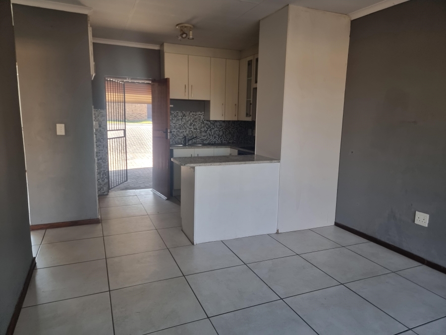 1 Bedroom Property for Sale in Honeydew Gauteng