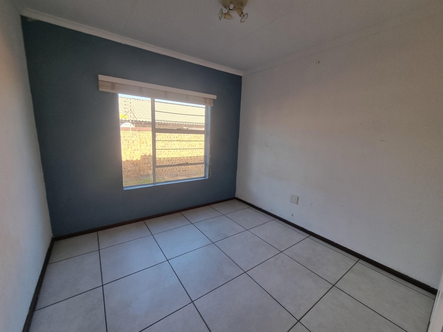 1 Bedroom Property for Sale in Honeydew Gauteng