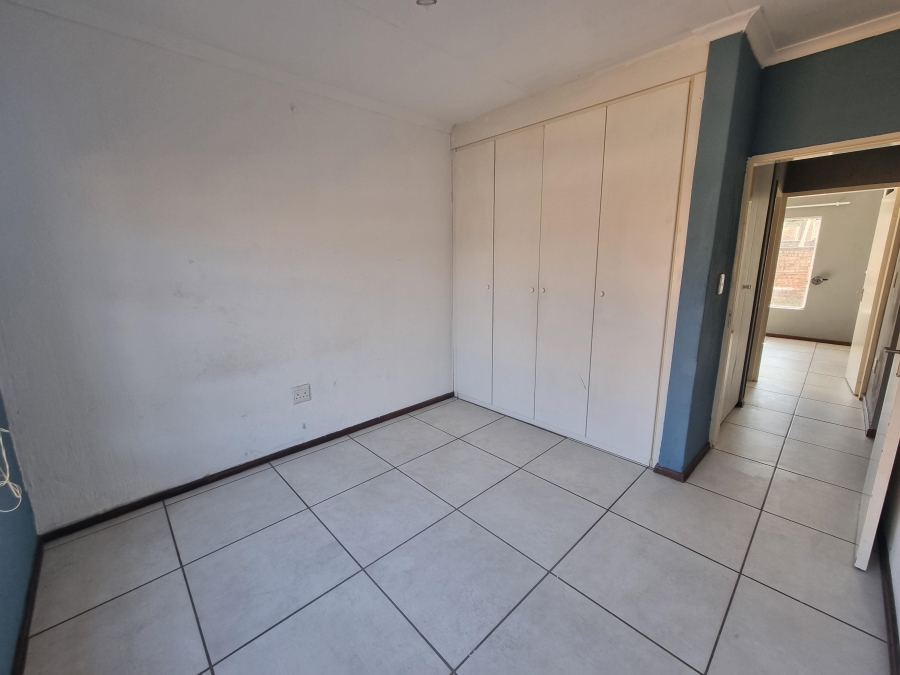 1 Bedroom Property for Sale in Honeydew Gauteng