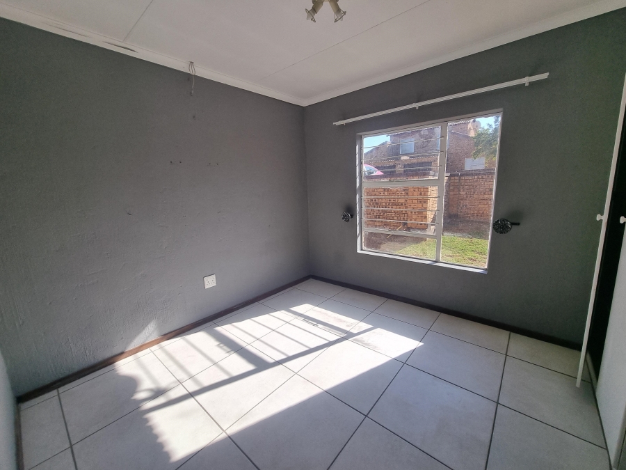 1 Bedroom Property for Sale in Honeydew Gauteng