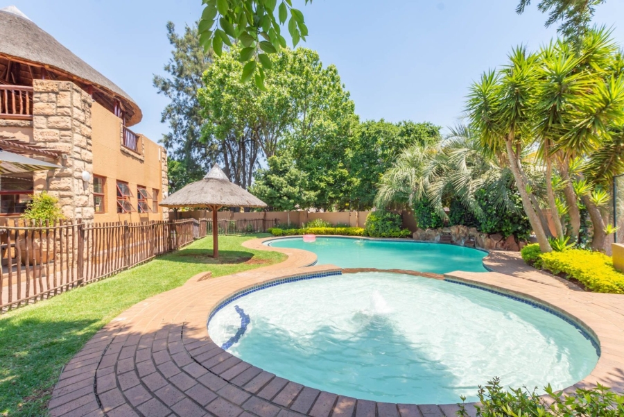 1 Bedroom Property for Sale in Douglasdale Gauteng