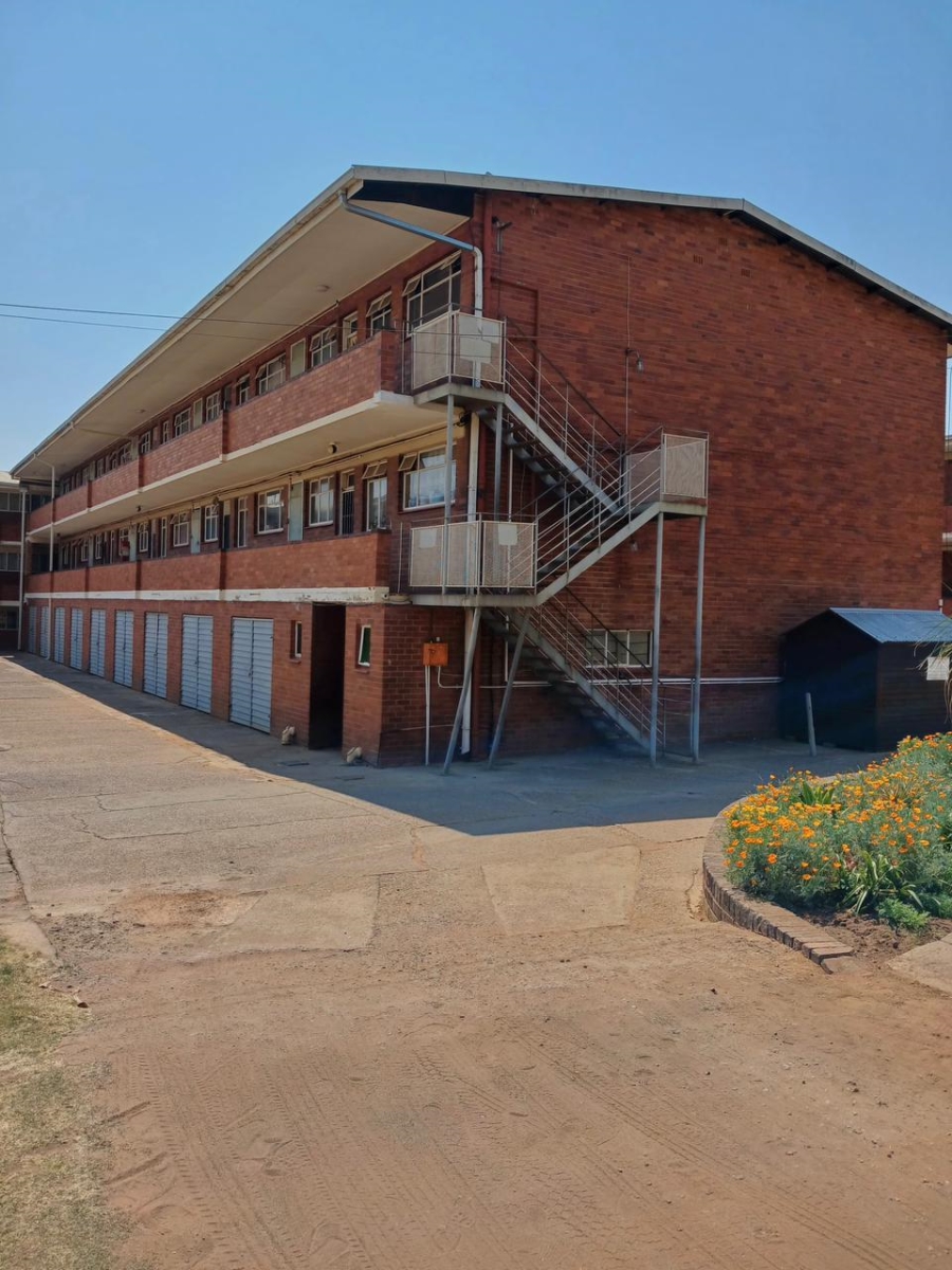 1 Bedroom Property for Sale in Pretoria Gardens Gauteng