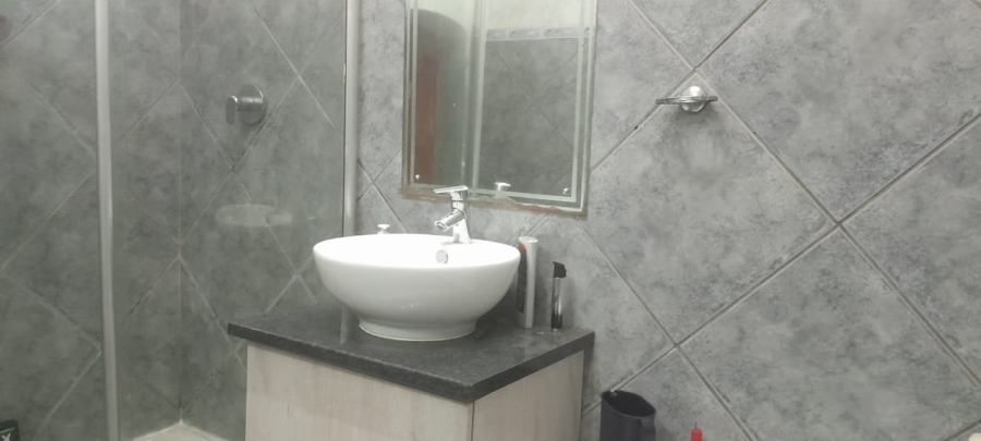 To Let 1 Bedroom Property for Rent in Dalview Gauteng