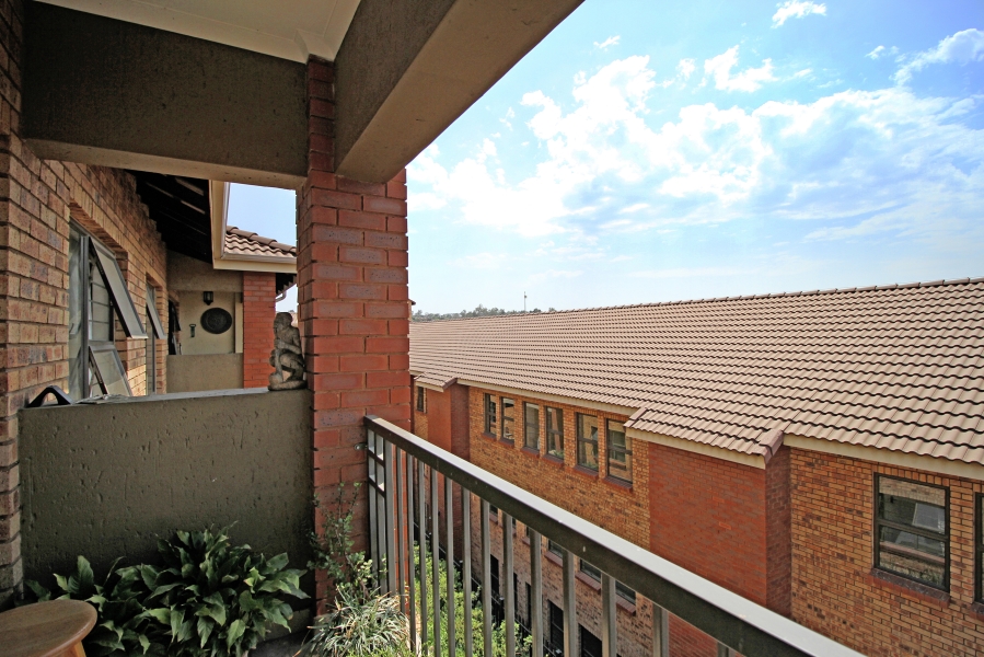 1 Bedroom Property for Sale in Olivedale Gauteng