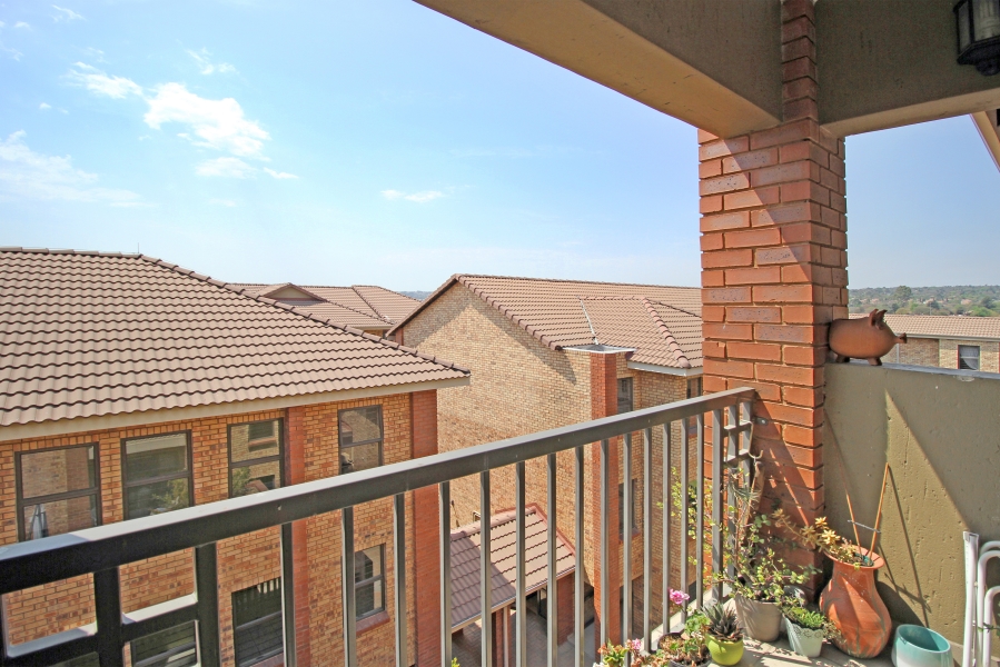 1 Bedroom Property for Sale in Olivedale Gauteng