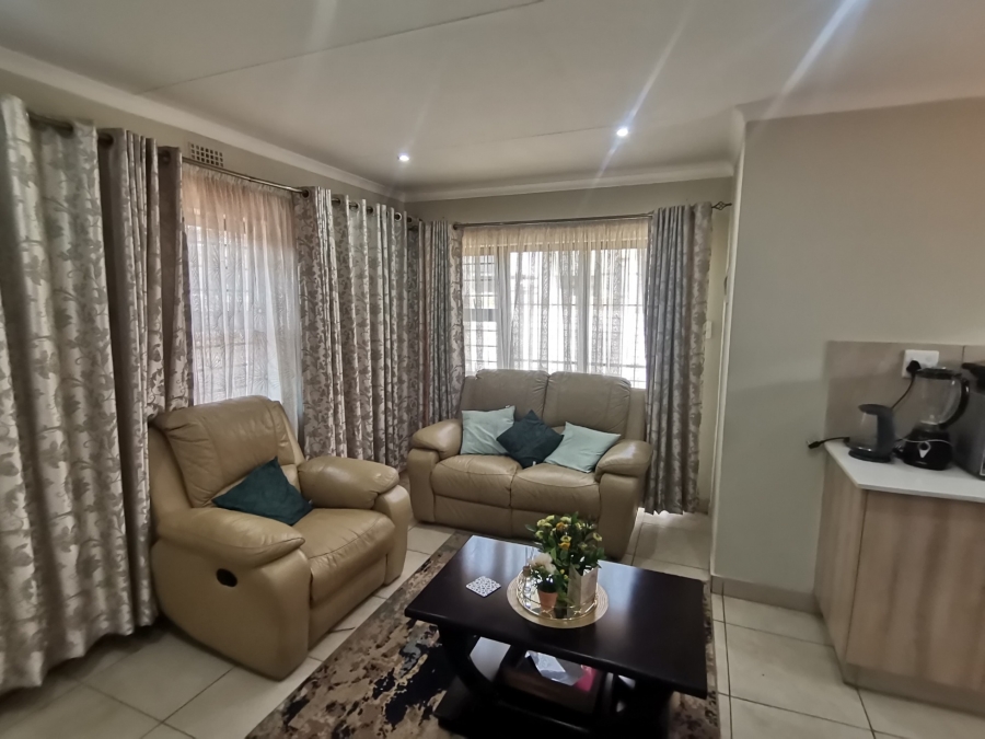 To Let 3 Bedroom Property for Rent in Leopard