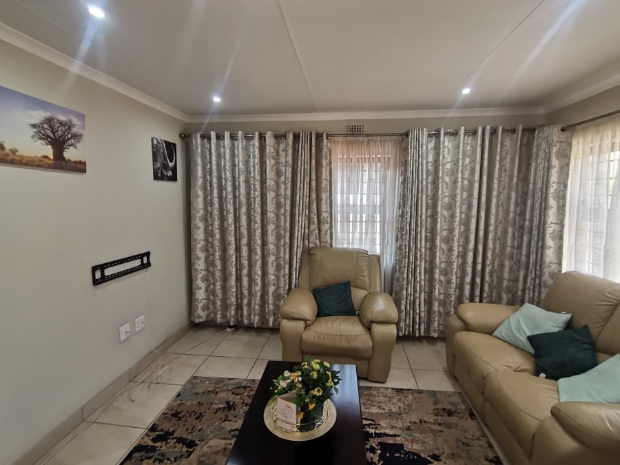 To Let 3 Bedroom Property for Rent in Leopard