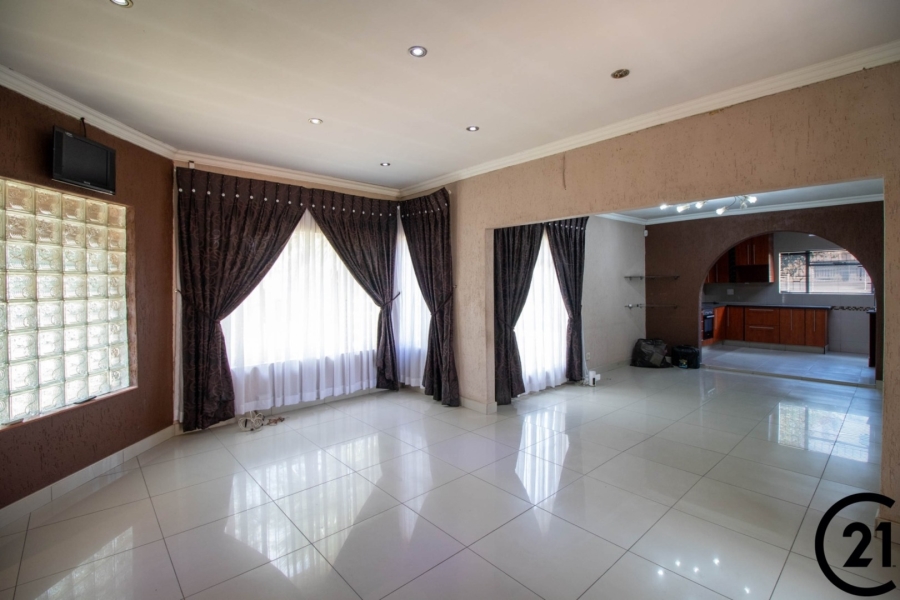 3 Bedroom Property for Sale in Mackenzie Park Gauteng