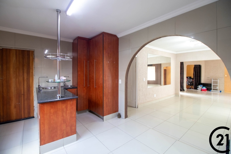 3 Bedroom Property for Sale in Mackenzie Park Gauteng