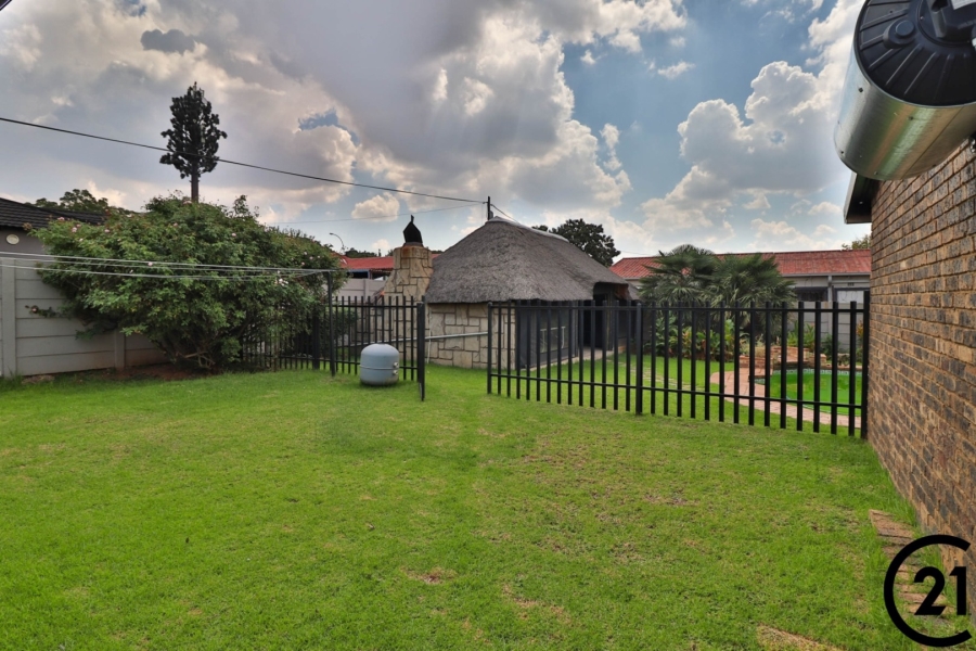 3 Bedroom Property for Sale in Mackenzie Park Gauteng