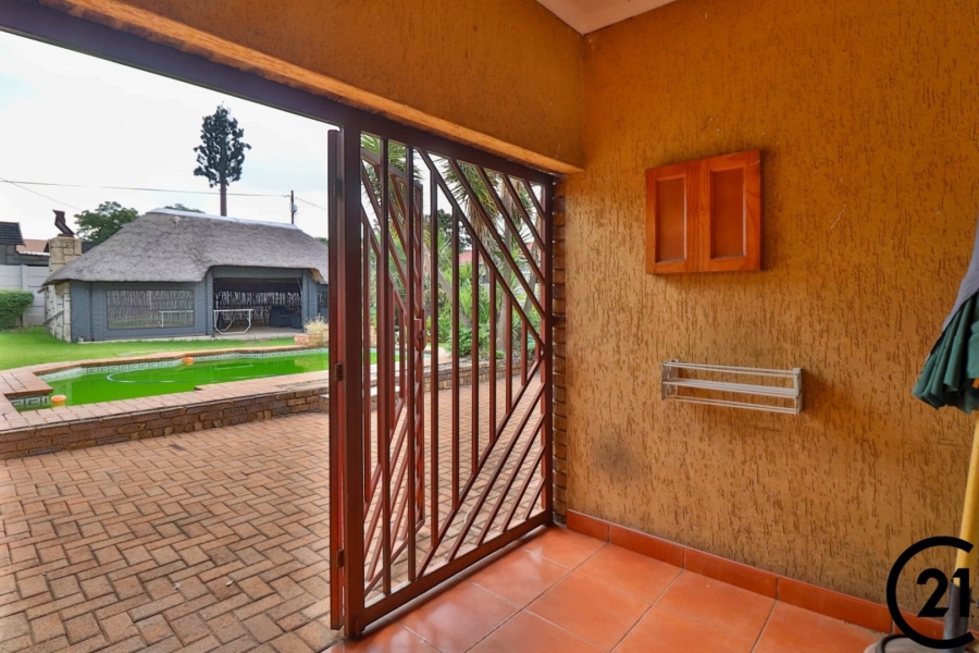 3 Bedroom Property for Sale in Mackenzie Park Gauteng