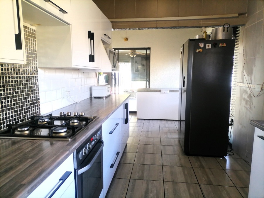 3 Bedroom Property for Sale in Mackenzie Park Gauteng