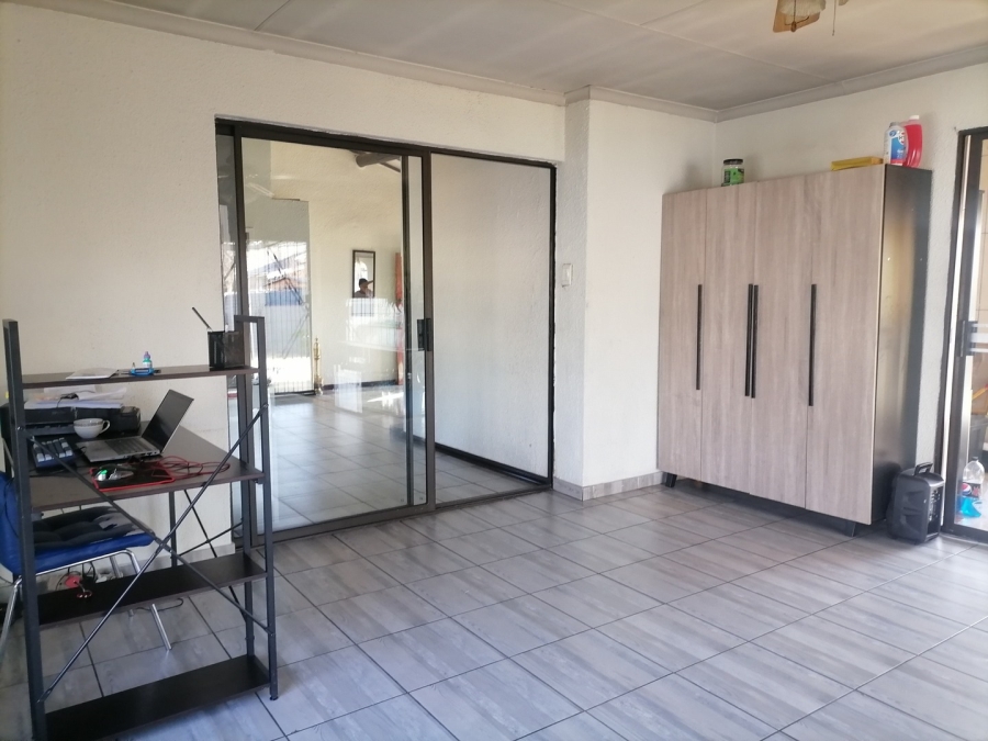 3 Bedroom Property for Sale in Mackenzie Park Gauteng