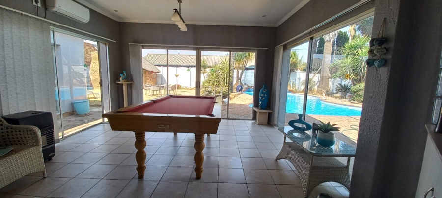 4 Bedroom Property for Sale in Sunair Park Gauteng