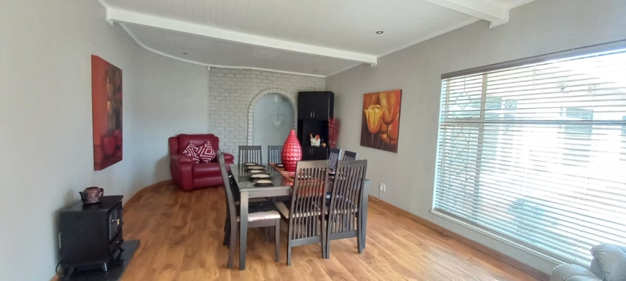 4 Bedroom Property for Sale in Sunair Park Gauteng