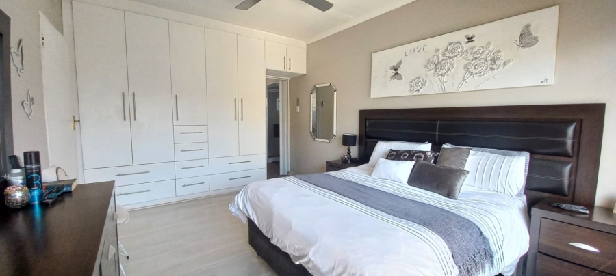 4 Bedroom Property for Sale in Sunair Park Gauteng