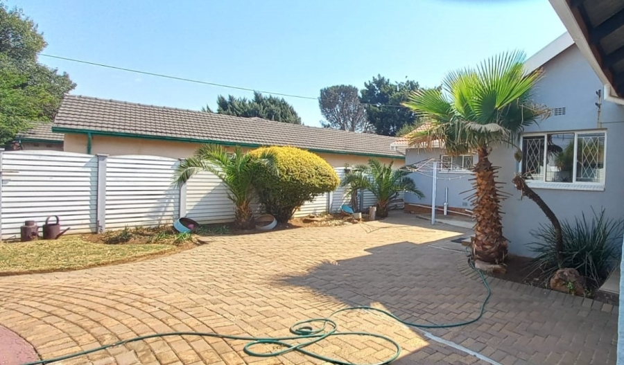 4 Bedroom Property for Sale in Sunair Park Gauteng