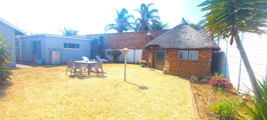 4 Bedroom Property for Sale in Sunair Park Gauteng